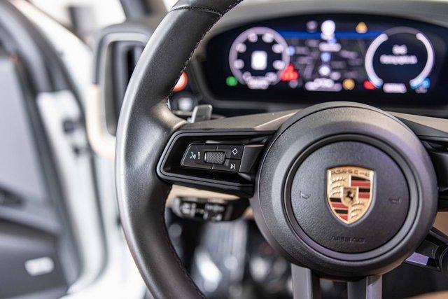 Photo of 2025 White Porsche Cayenne