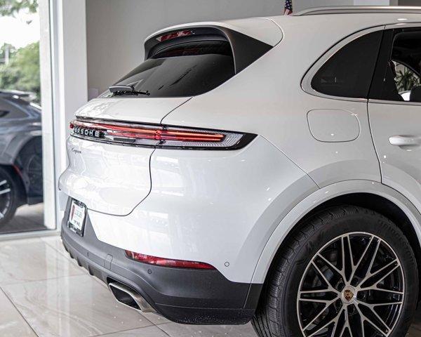 Photo of 2025 White Porsche Cayenne