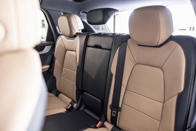 Photo of 2025 White Porsche Cayenne