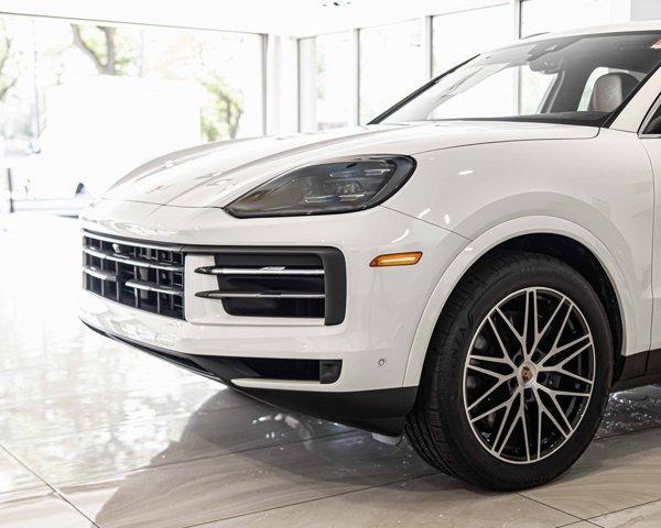 Photo of 2025 White Porsche Cayenne