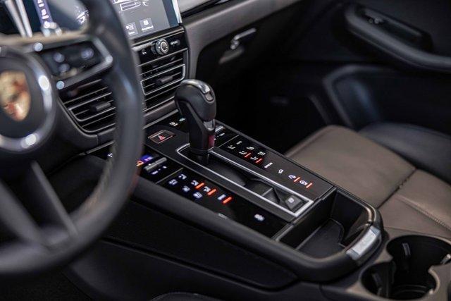 Photo of 2023 Night Blue Metallic Porsche Macan