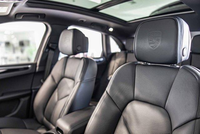 Photo of 2023 Night Blue Metallic Porsche Macan