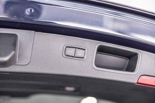 Photo of 2023 Night Blue Metallic Porsche Macan
