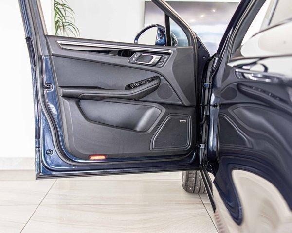 Photo of 2023 Night Blue Metallic Porsche Macan