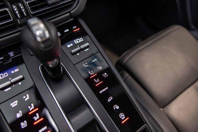 Photo of 2023 Night Blue Metallic Porsche Macan