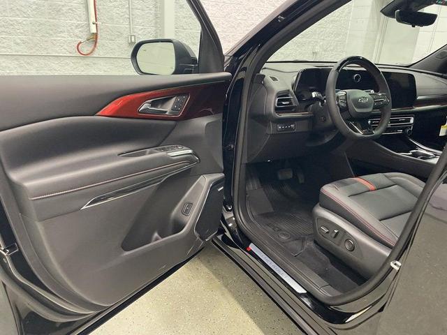 Photo of 2026 Mosaic Black Metallic Chevrolet Traverse