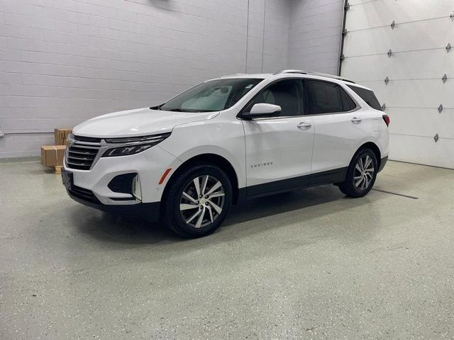 Photo of 2022 Summit White Chevrolet Equinox
