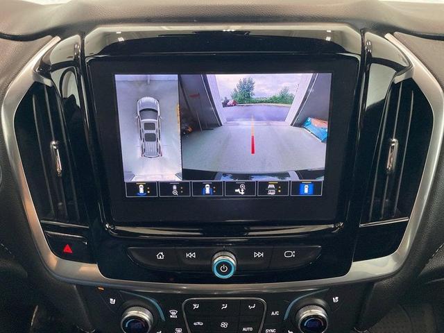 Photo of 2022 Mosaic Black Metallic Chevrolet Traverse