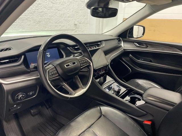 Photo of 2021 Metallic Jeep Grand Cherokee L