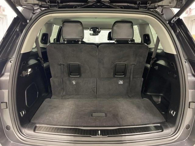 Photo of 2021 Metallic Jeep Grand Cherokee L