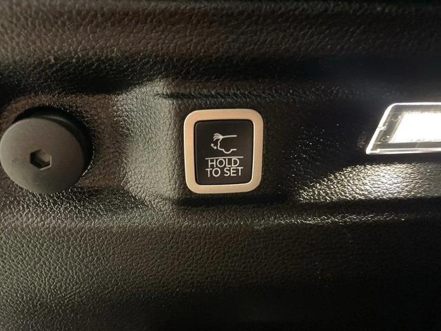 Photo of 2021 Metallic Jeep Grand Cherokee L