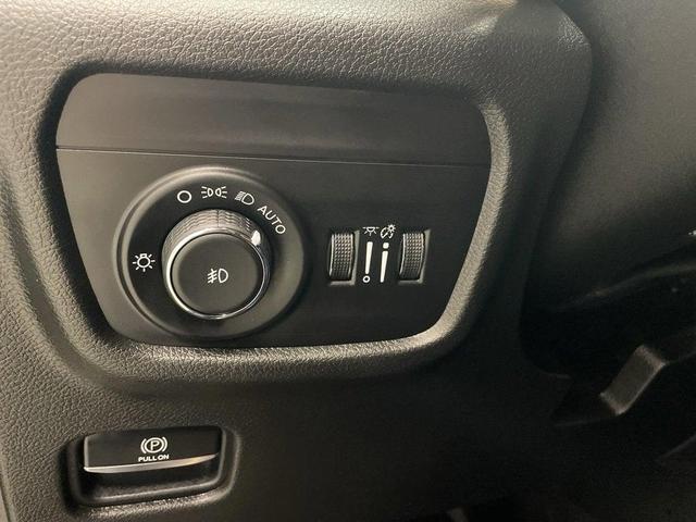 Photo of 2021 Metallic Jeep Grand Cherokee L