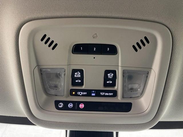 Photo of 2021 Mosaic Black Metallic Chevrolet Traverse