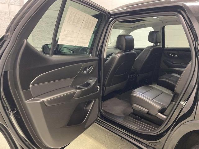 Photo of 2021 Mosaic Black Metallic Chevrolet Traverse