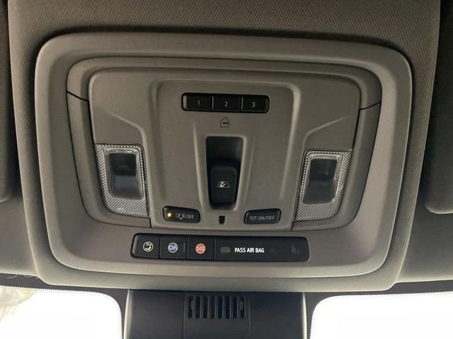 Photo of 2022 Black Chevrolet Silverado 1500