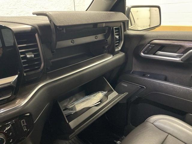 Photo of 2022 Black Chevrolet Silverado 1500