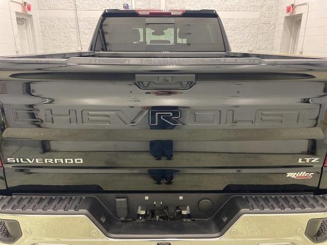 Photo of 2022 Black Chevrolet Silverado 1500