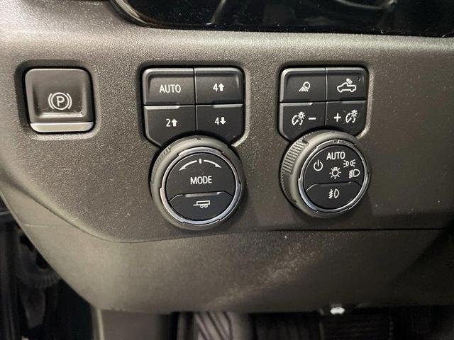 Photo of 2022 Black Chevrolet Silverado 1500