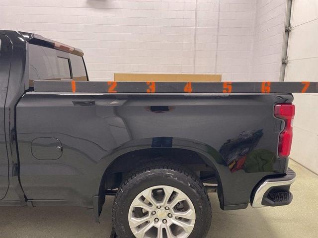 Photo of 2022 Black Chevrolet Silverado 1500