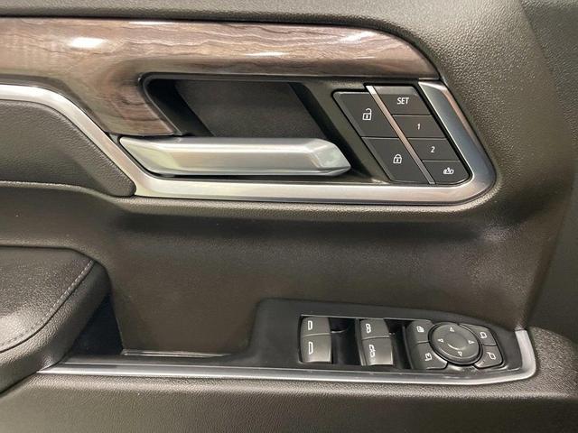 Photo of 2022 Black Chevrolet Silverado 1500