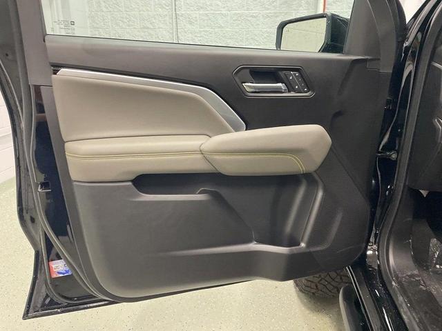 Photo of 2025 Black Chevrolet Colorado
