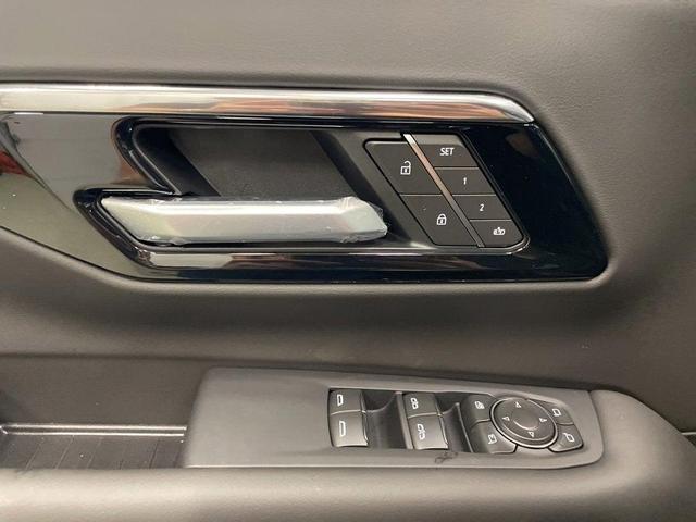 Photo of 2025 Lakeshore Blue Metallic Chevrolet Tahoe