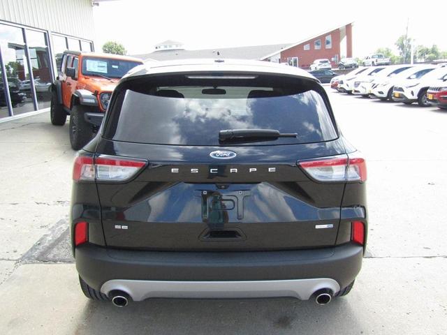 Photo of 2020 Black Ford Escape