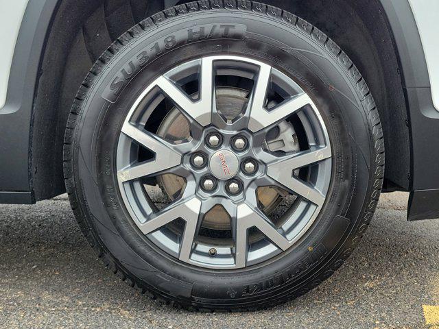 Photo of 2023 Summit White GMC Acadia