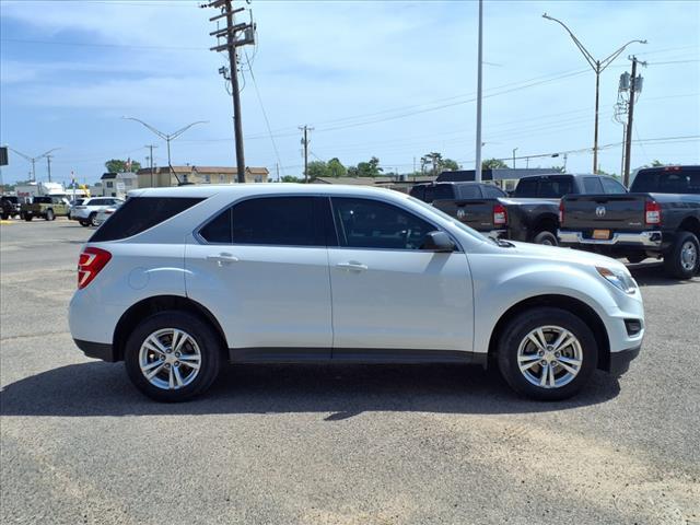 Photo of 2017 Summit White Chevrolet Equinox