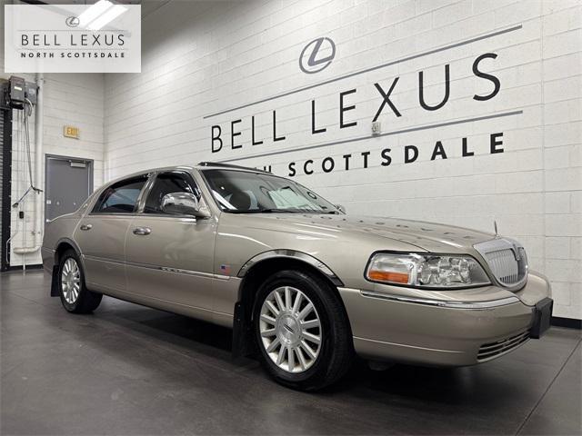 2003 Lincoln Town Car