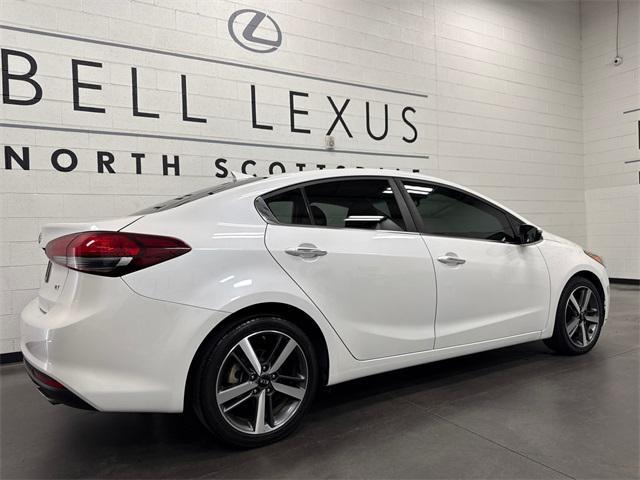 Photo of 2017 Snow White Pearl Kia Forte