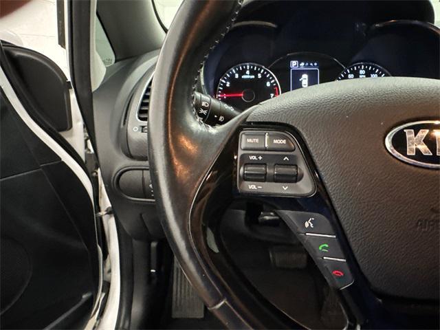 Photo of 2017 Snow White Pearl Kia Forte