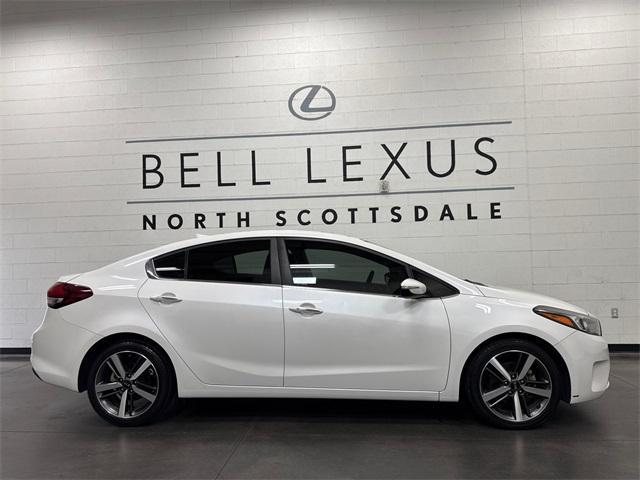 Photo of 2017 Snow White Pearl Kia Forte