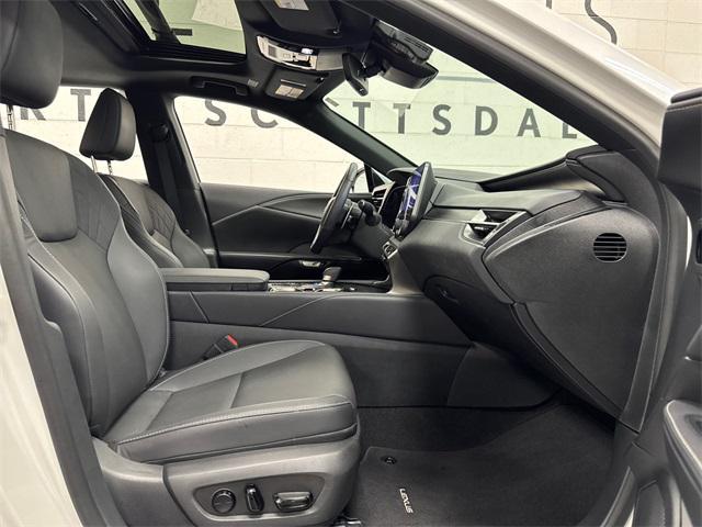 Photo of 2024 Eminent White Pearl Lexus RX 350