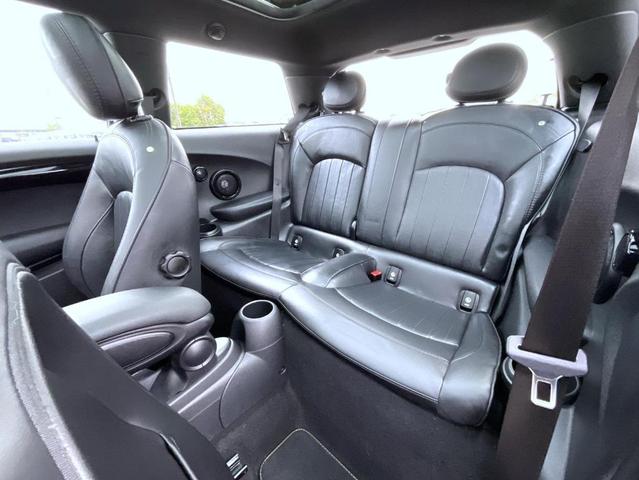 Photo of 2021 Gray Metallic MINI SE Hardtop