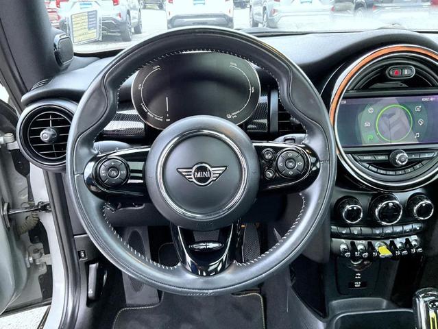 Photo of 2021 Gray Metallic MINI SE Hardtop