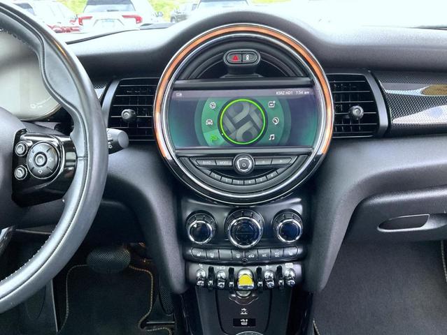 Photo of 2021 Gray Metallic MINI SE Hardtop