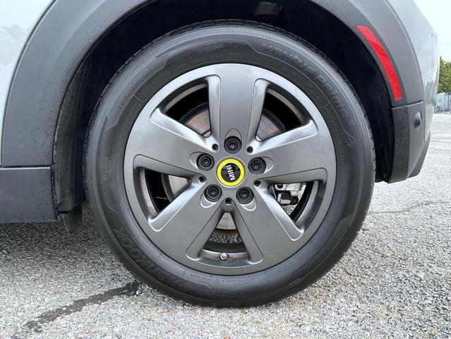Photo of 2021 Gray Metallic MINI SE Hardtop