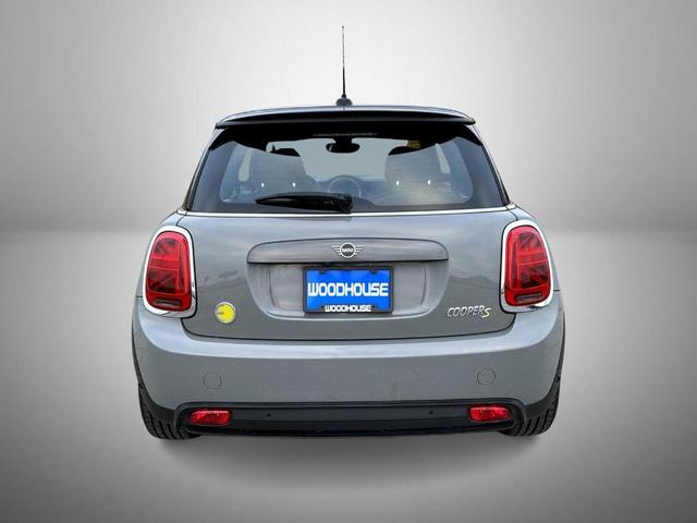 Photo of 2021 Gray Metallic MINI SE Hardtop