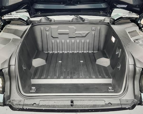 Photo of 2025 Graphite Blue Metallic GMC HUMMER EV SUV