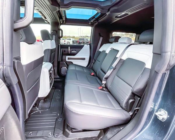 Photo of 2025 Graphite Blue Metallic GMC HUMMER EV SUV