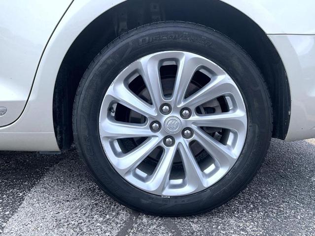 Photo of 2015 Champagne Silver Buick LaCrosse