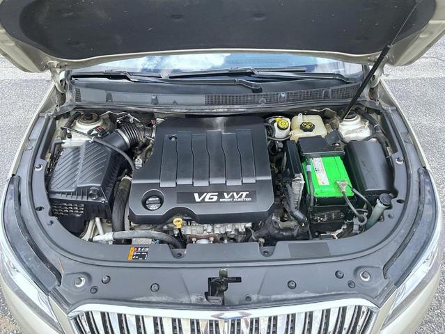Photo of 2015 Champagne Silver Buick LaCrosse