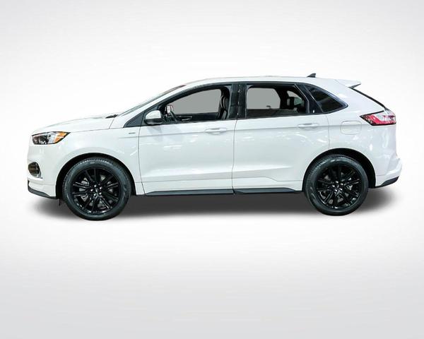Photo of 2024 Star White Ford Edge