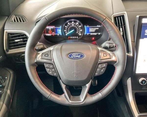 Photo of 2024 Star White Ford Edge