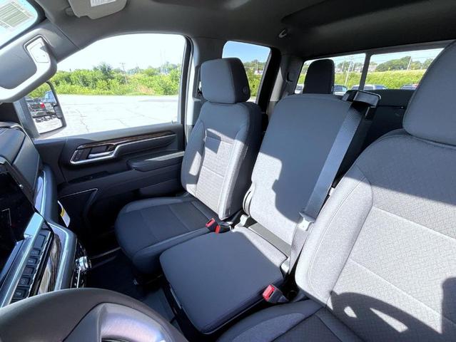 Photo of 2025 Summit White GMC Sierra 2500