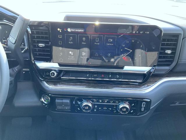 Photo of 2025 Summit White GMC Sierra 2500
