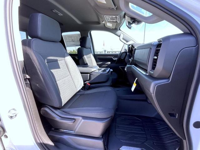 Photo of 2025 Summit White GMC Sierra 2500