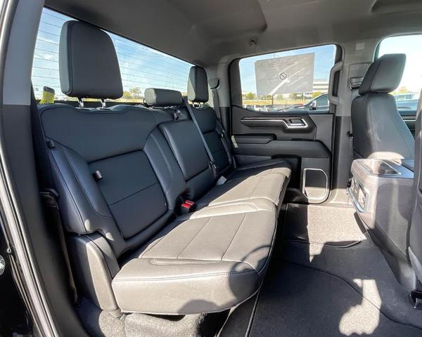 Photo of 2025 Onyx Black GMC Sierra 1500