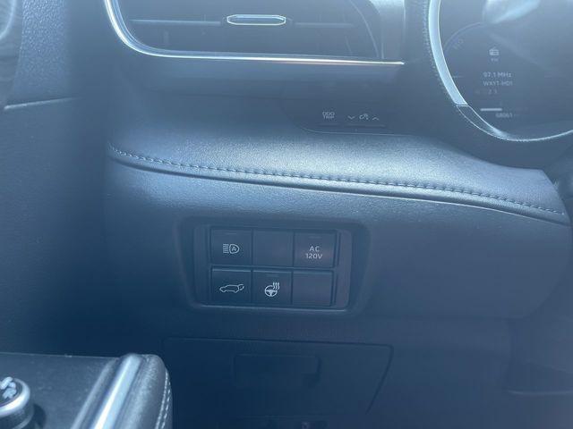 Photo of 2023 Midnight Black Toyota Highlander Hybrid